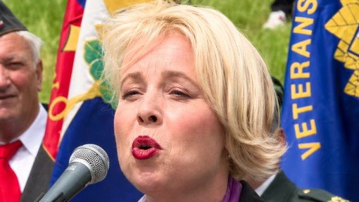 Urška Klakočar Zupančič zapela iz vsega srca: njeno solo točko ocenjeval celo Janez Janša