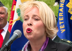 Urška Klakočar Zupančič zapela iz vsega srca: njeno solo točko ocenjeval celo Janez Janša