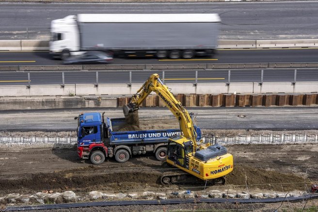 gradbena dela zelezniska proga ceska najdba arheologija zgodovina preteklost clovestvo osupljivo