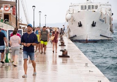 Hrvati si iz obupa pulijo lase, krivi smo tudi Slovenci: paradoks izmenjave ključev uničuje turizem na Jadranu