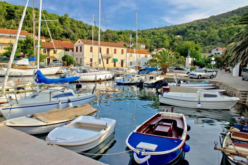 otok iz hrvaska jadran jadransko morje slovenec policija kazenska ovadba