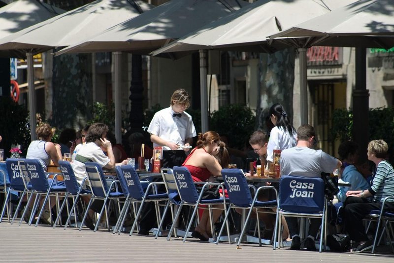 Gostinci pokajo od veselja, turisti pa vihajo nosove: prihaja ukrep, ki bo krojil poletne dni