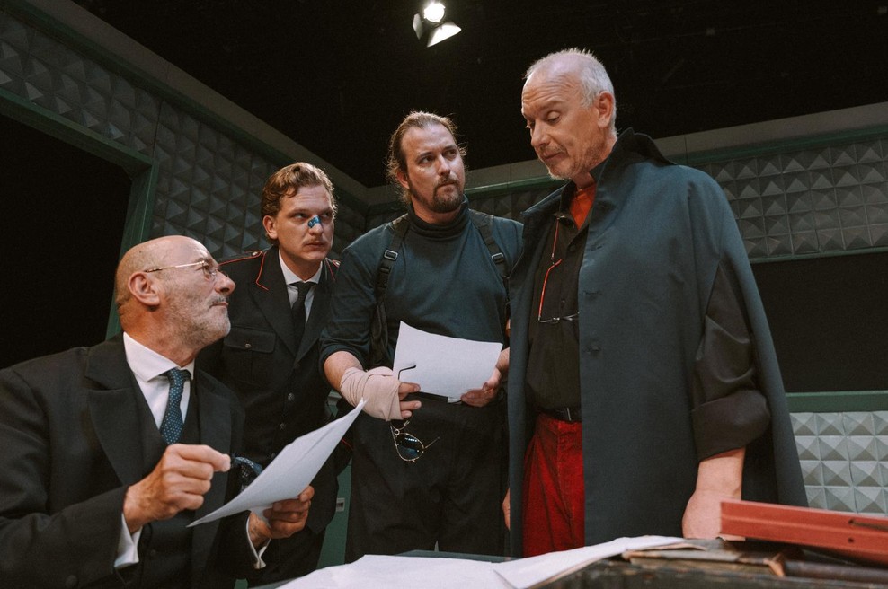 MGL sezono zaključuje z odrsko klasiko, ki skozi humor neusmiljeno razgalja družbo (foto: Peter Giodani)