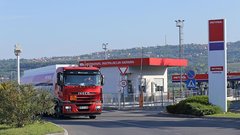 Vozniki opažajo razlike med gorivi različnih črpalk: toda razlog morda sploh ni v gorivu