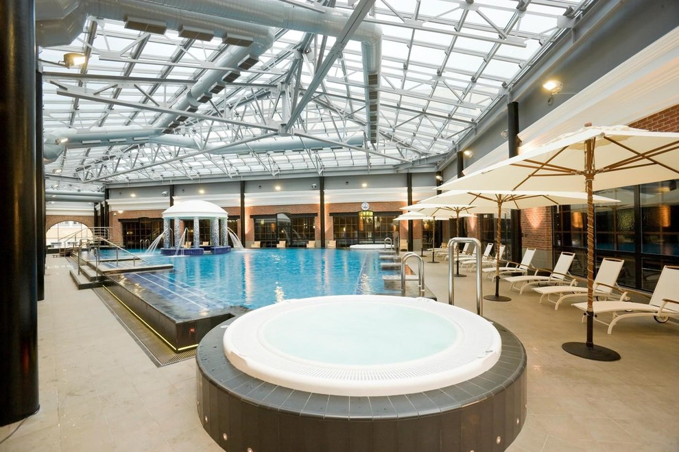 burkini plavanje kopalke avstrija hotel incident spor sodisce sestri higiena salzburg ogorcenje