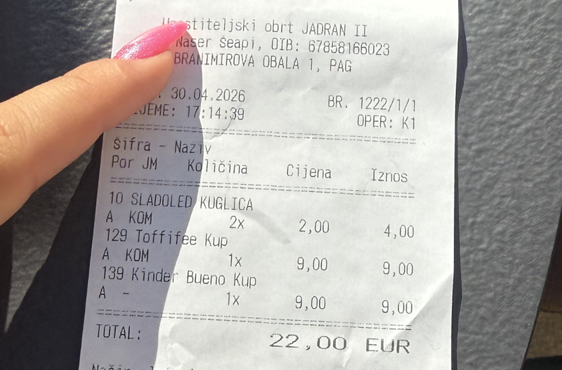 Slovenka na Pagu ostala brez besed, ko je dobila račun: ta sladica iz našega otroštva danes stane že skoraj 10 evrov!