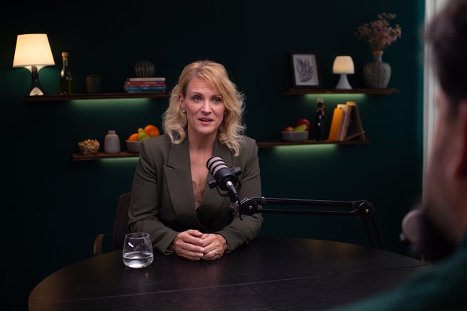 Kako je zdravo hujšanje videti v praksi? V novi epizodi podkasta Več vem, bolje jem nutricionistka Mojca Cepuš o hormonih, apetitu in realnosti pričakovanj