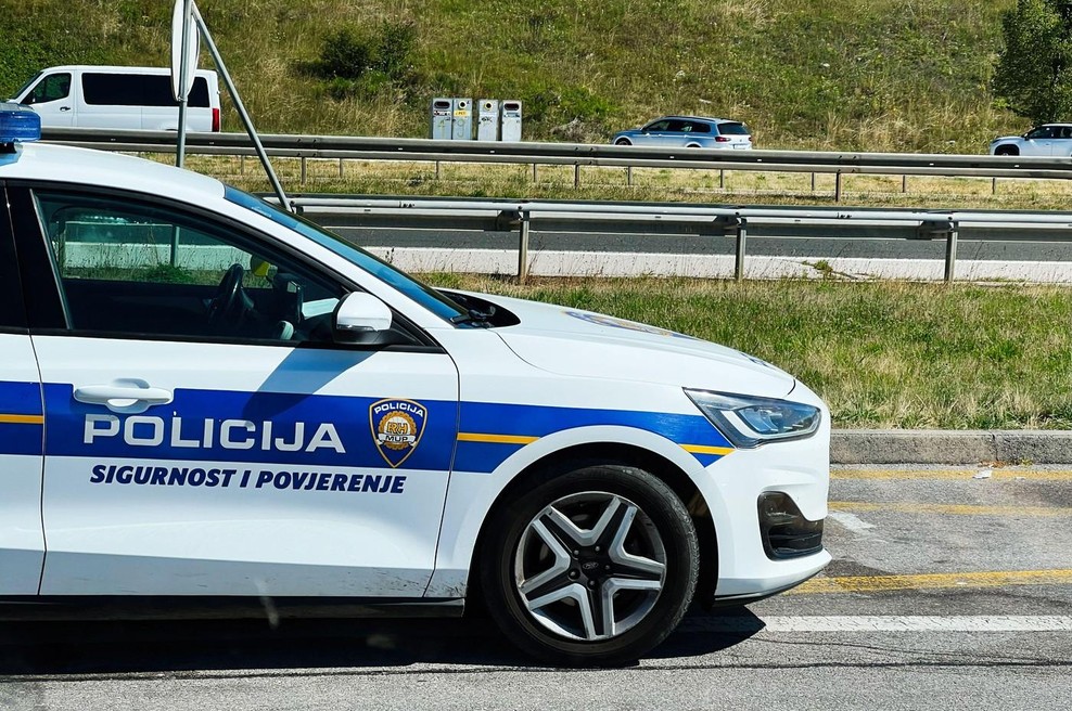 V središču Zagreba pretepla filipinskega turista, danes jokala na sodišču (foto: profimedia)