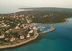 Hrvati pred turisti skrivajo pravi dragulj Jadranskega morja: na tem rajskem otoku so avtomobili strogo prepovedani