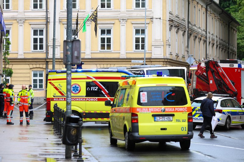 ljubljana prometna nesreca lpp avtobus smrt dekle slovenija policija