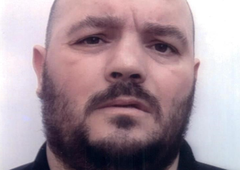 Grozljivo dogajanje na Hrvaškem: policija išče morilca 19-letnega maturanta