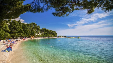 makarska hrvaska jadran jadransko morje fekalije onesnazevanje svinjarija smrad drek