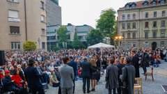 
                                                         Drama pred dramo SNG Drama Ljubljana