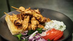 
                                                         Akis Petretzikis grski chef Ljubljana souvlaki