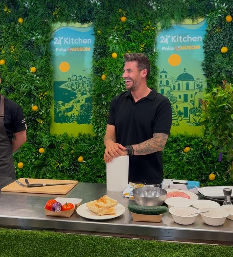 Slavni grški chef Akis nam je v Ljubljani razkril nekaj svojih kuharskih trikov (VIDEO)