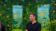 
                                                         Slavni grški chef Akis nam je v Ljubljani razkril nekaj svojih kuharskih trikov (VIDEO)