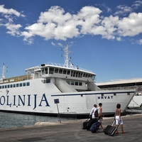 jadrolinija hrvaska izguba finance minus evri denar hrvaska morje jadransko morje turizem prevoz