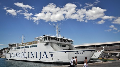 jadrolinija hrvaska izguba finance minus evri denar hrvaska morje jadransko morje turizem prevoz