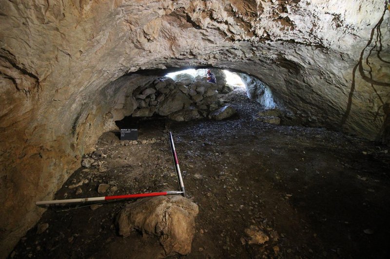peljesac jadran jadransko morje jama zgodovina arheologija maska hrvaska najdba odkritje preteklost