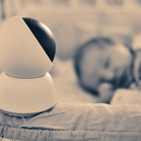 baby monitor, bele oči
