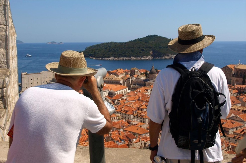 Turisti množično drvijo na Jadran, vendar počasi izgubljajo potrpljenje (in ne, niso krive visoke cene) (foto: Profimedia)