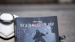 Slovenska pisateljica, ki v knjižnem prvencu razkriva zakulisje nogometa: "Pisanje o nogometu je pravzaprav pisanje o čustvih!"