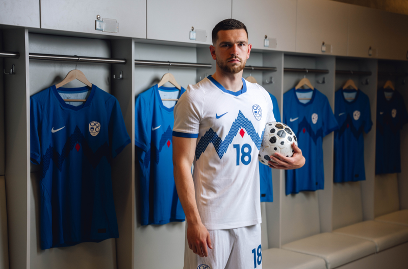 nzs novi dres reprezentanca slovenija bostjan cesar nogomet tian nai koren
