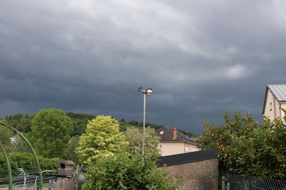 Bliskovit preobrat bo državo zadel v polno: nevarnost prihaja od severa in se bo kot uničujoč val valila proti jugu (foto: Profimedia)