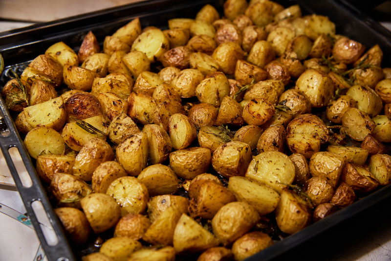 pecen krompir hrustljavo hrustljava skorjica recept trik preprosto kuhanje kuharija kuhinja pecica