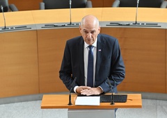 Janez Janša pred prevzemom oblasti močno udaril po mizi: "Tega je bilo dovolj! In povem vam, kaj vse bo zdaj drugače v tej državi"