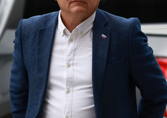 Na ministrstvo se vrača še en zelo znan obraz: kdor v njegovi pisarni ne bo upošteval posebnega pravila, dobi kazen