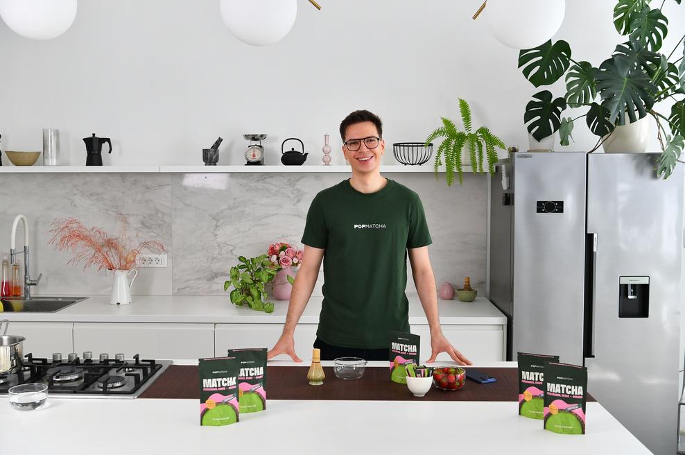 Barva, pena, trenutek: POP Matcha skozi Leica objektiv (foto: Xiaomi)