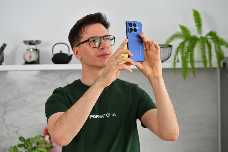 Barva, pena, trenutek: POP Matcha skozi Leica objektiv
