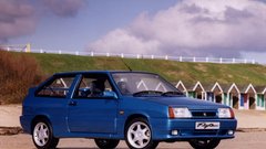 
                                                         Rusi so bili prepričani, da se je ta sovjetski avtomobil izkazal za boljšega od mnogih tujih (vozili so ga tudi številni Slovenci)