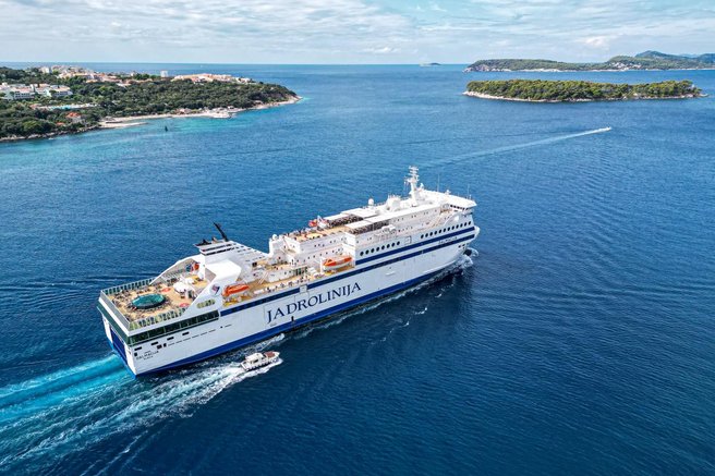 trajekt dalmacija hrvaska jadran jadransko morje dubrovnik bari italija turizem morje zabava izkusnja