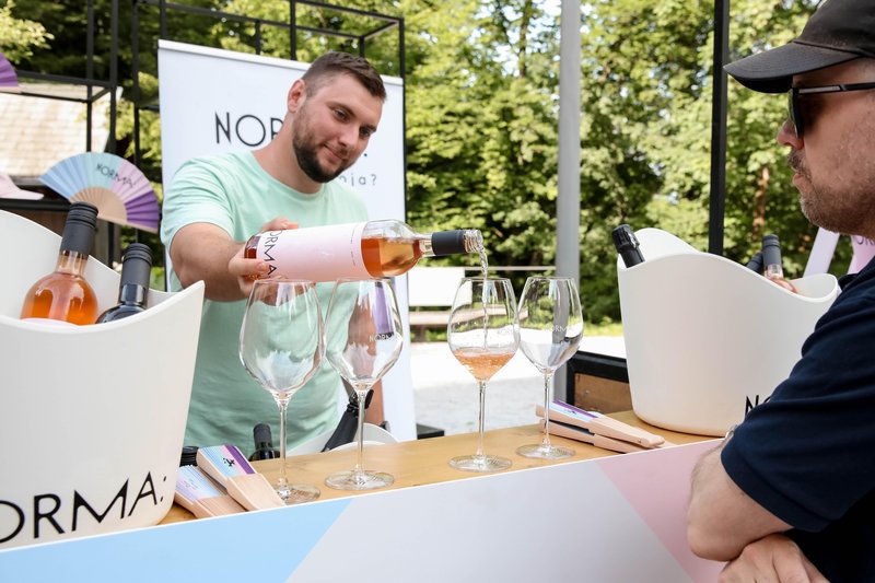 Ko je mesto utripalo v ritmih Sladice: Metropolitan Happy Hour poskrbel za nepozaben skok v poletje
