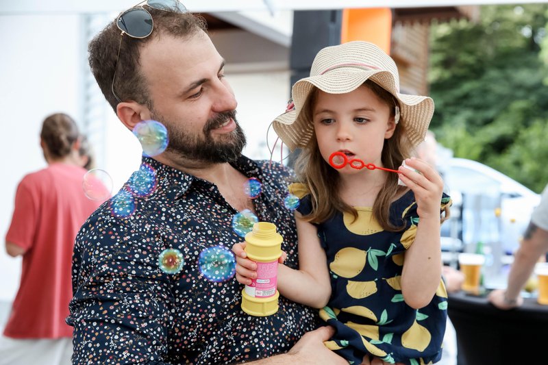 Ko je mesto utripalo v ritmih Sladice: Metropolitan Happy Hour poskrbel za nepozaben skok v poletje