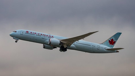 Pilot brez licence pilotiral potniška letala svetovno znane družbe: opravil več kot 900 letov, takole pa so ga razkrinkali