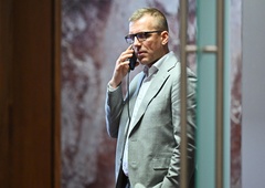 Pred kamere prvič po tednih hudih obtožb proti njemu stopil poslanec Resnice Boris Mijić