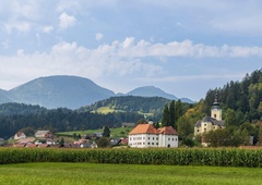 Slovensko mesto se je vrnilo v srednji vek: odprli so srednjeveško tržnico, prihajajo akrobati in vitezi