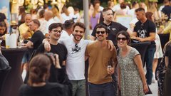 
                                                         (GALERIJA) Utrinki z nepozabne poletne zabave Metropolitan Happy Hour v Švicariji