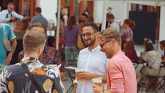 
                                                         (GALERIJA) Utrinki z nepozabne poletne zabave Metropolitan Happy Hour v Švicariji