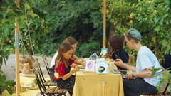 
                                                         (GALERIJA) Utrinki z nepozabne poletne zabave Metropolitan Happy Hour v Švicariji