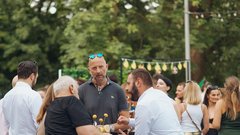 
                                                         (GALERIJA) Utrinki z nepozabne poletne zabave Metropolitan Happy Hour v Švicariji
