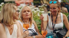 
                                                         (GALERIJA) Utrinki z nepozabne poletne zabave Metropolitan Happy Hour v Švicariji