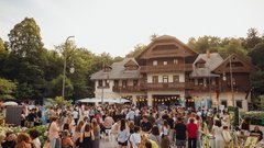 
                                                         (GALERIJA) Utrinki z nepozabne poletne zabave Metropolitan Happy Hour v Švicariji