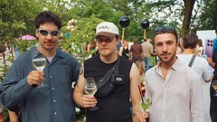 
                                                         (GALERIJA) Utrinki z nepozabne poletne zabave Metropolitan Happy Hour v Švicariji