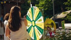 
                                                         (GALERIJA) Utrinki z nepozabne poletne zabave Metropolitan Happy Hour v Švicariji