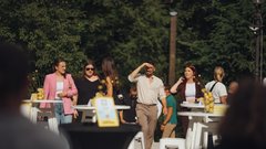 
                                                         (GALERIJA) Utrinki z nepozabne poletne zabave Metropolitan Happy Hour v Švicariji