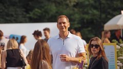 
                                                         (GALERIJA) Utrinki z nepozabne poletne zabave Metropolitan Happy Hour v Švicariji